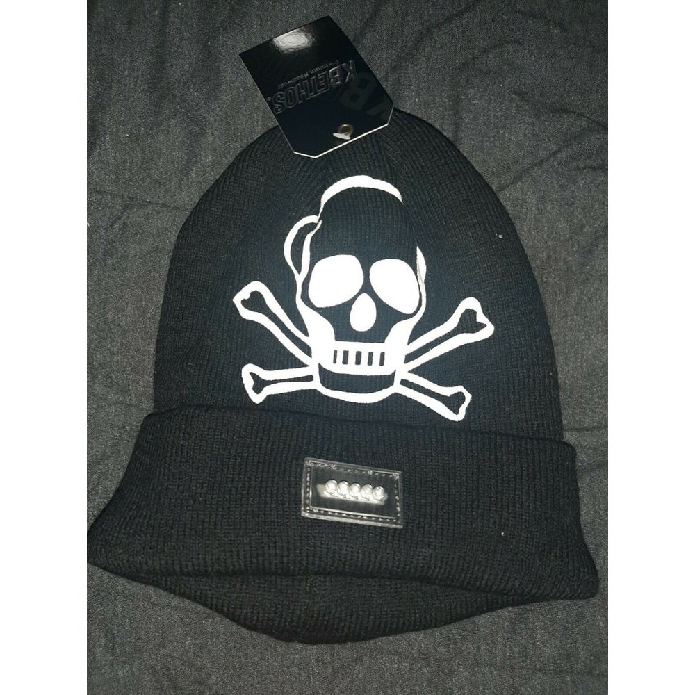 NWT black cuffed skull beanie
